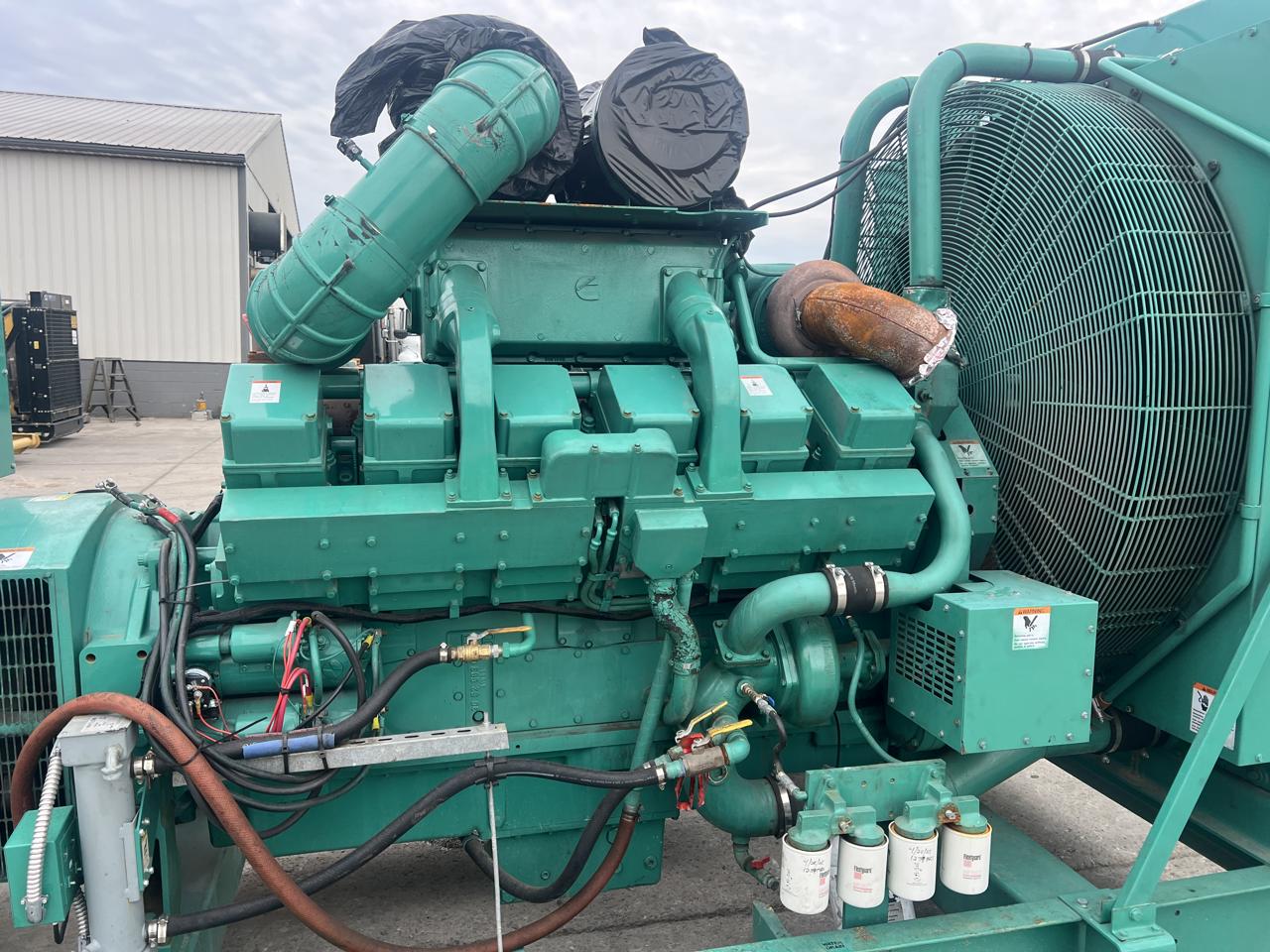750 KW Cummins/Onan #750DFJA, diesel generator set, 277/480 Volts, 3 phase, KTA38-G1 engine, skid mounted - Image 7