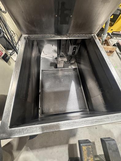Graymills Liftkleen, immersion parts washer, 22" width x 35" front to back x 18-1/2" deep tank, 1,850 lb. - Image 4
