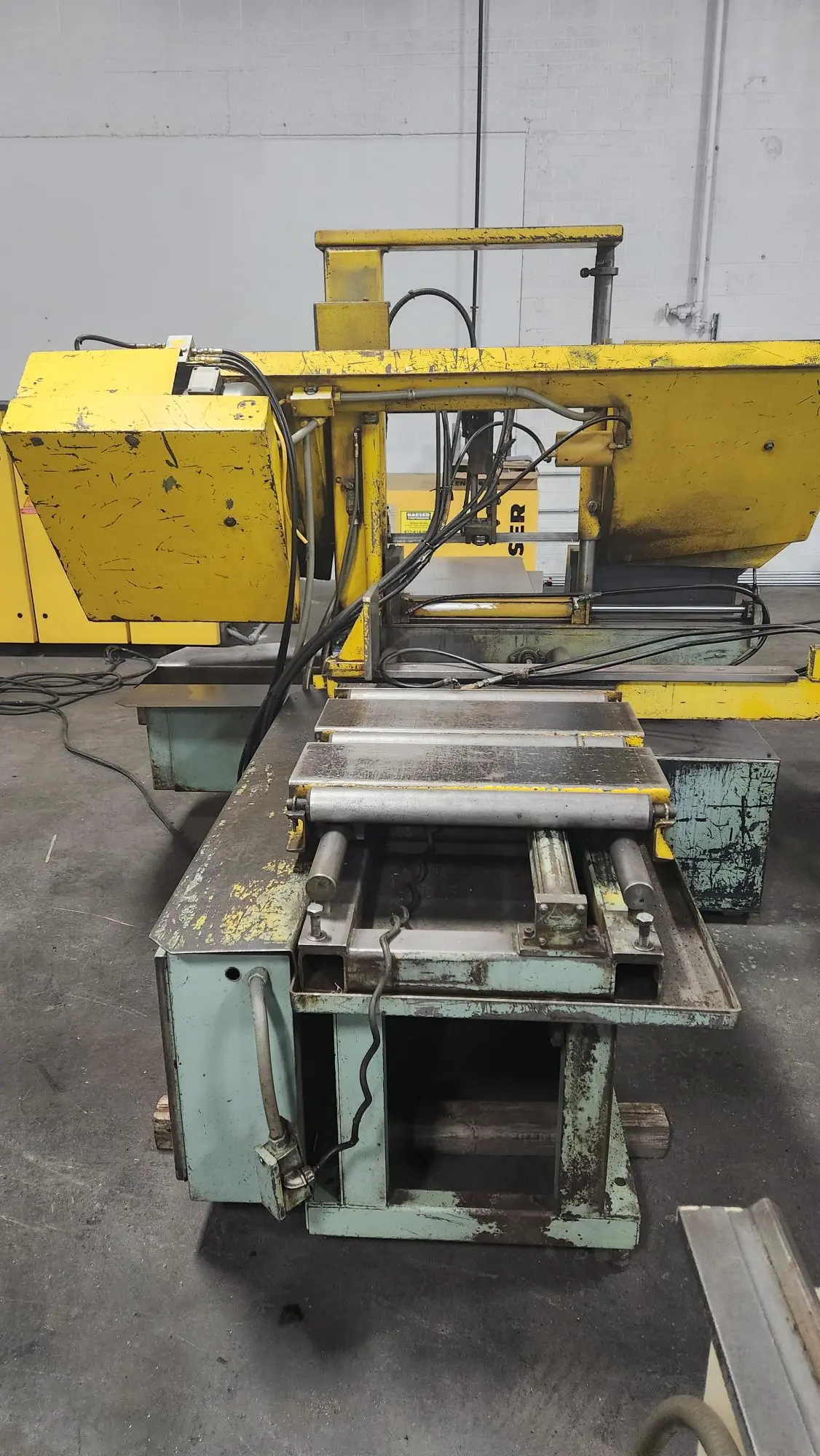 15" x 17" W.f. Wells #F-15, automatic horizontal band saw, 15" round capacity, 75-300 FPM, 1" x 173" blade - Image 9