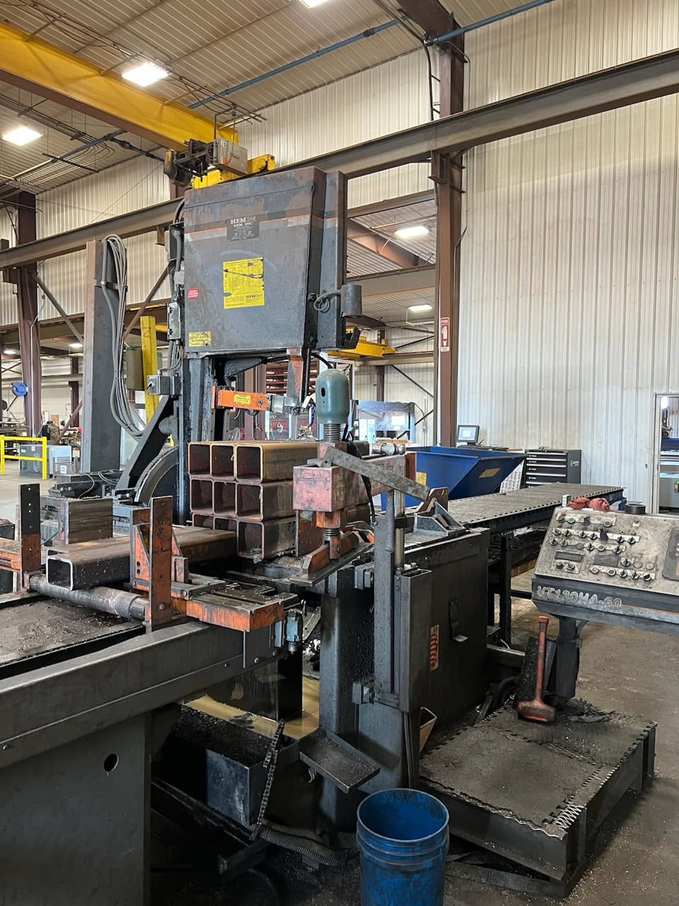 20" x 24" Hem #VT130HA60, fully automatic vertical band saw, 1-1/2" x .05" blade, 400 SFPM, 48" bar feed - Image 3