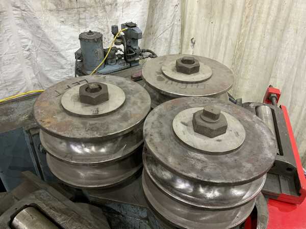 4" x 4" x 5/8" Buffalo #2, angle bending rolls, hydraulic roll adjustment, variable rolling speed drive - Image 6