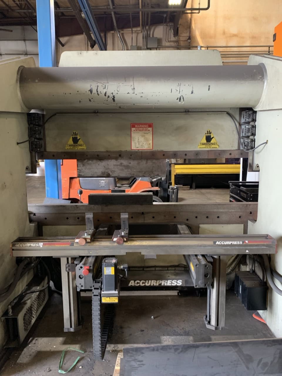 130 Ton, Accurpress #71308, hydraulic press brake, 8' overall, 10" throat, 24" X-Axis, 2-Axis backgauge, 800 - Image 5
