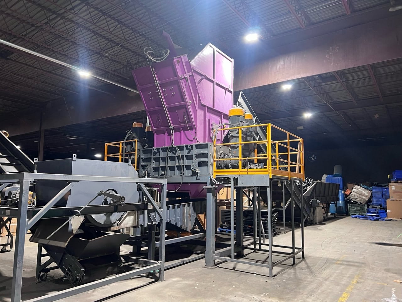 Guangzhou E-Machinery #FS130140, Quad Shaft Shredder, 51.18" x 55.12" cutting chamber, (2) 15 HP & (2) 37 HP - Image 6