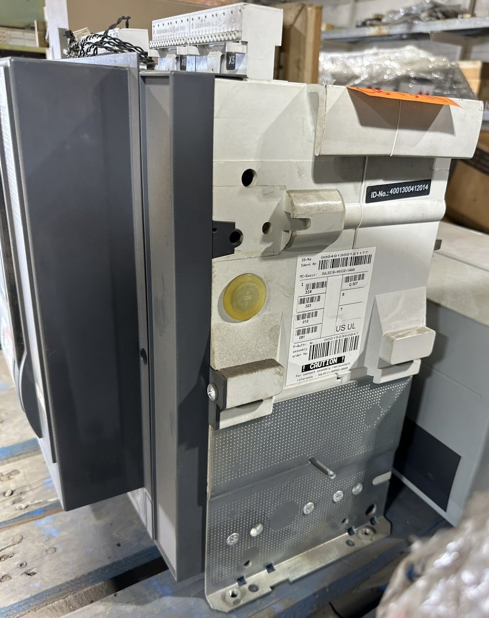 Siemens / Cubicle Bus, 1200A Frame, 3-Pole Draw-Out Air Circuit Breaker, 600V, Electronic Trip Unit - Image 4
