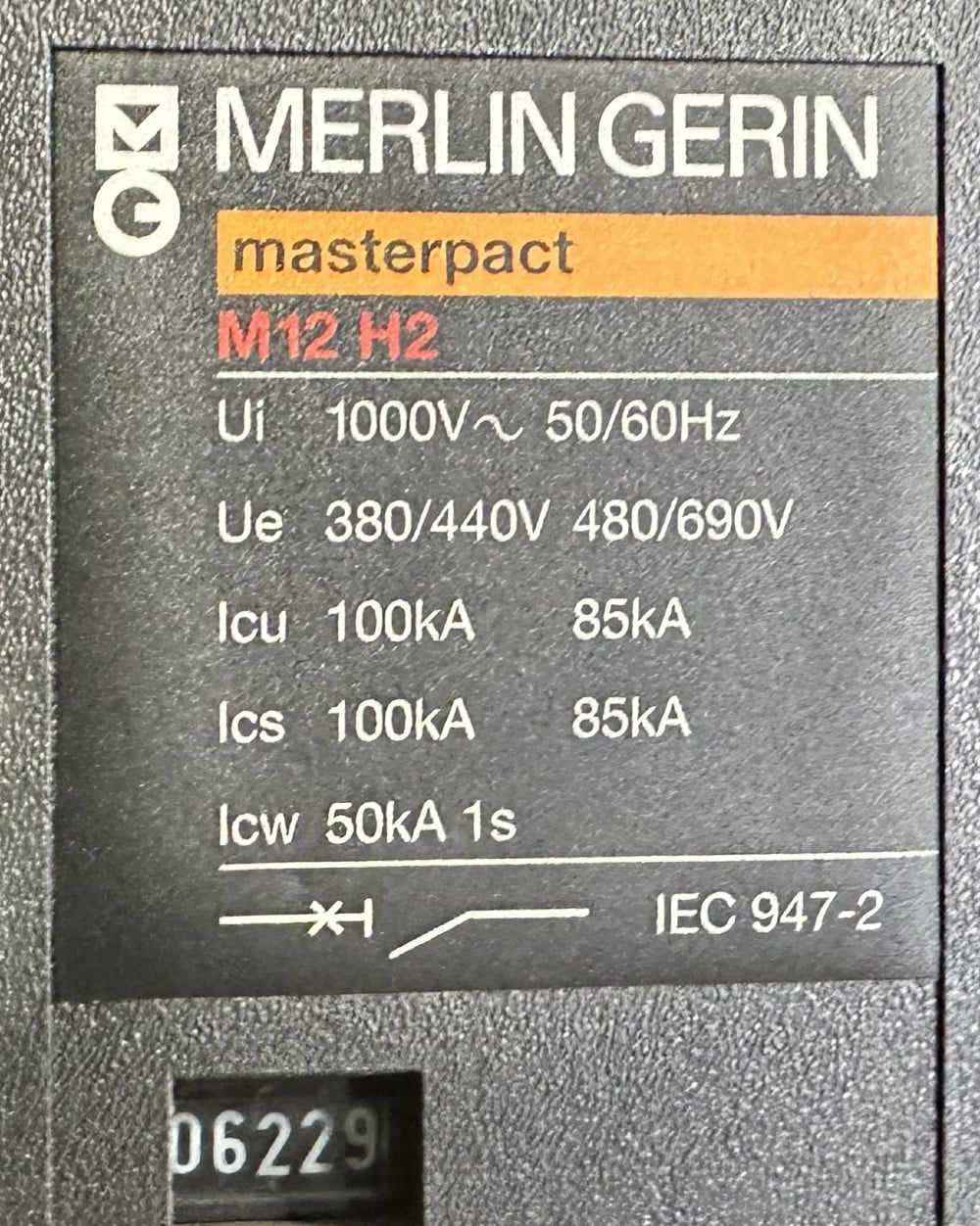 Merlin Gerin Masterpact M12 H2, 800A Sensor, 3-Pole, Draw-Oit Air Circuit Breaker, Electronic Trip Unit - Image 7