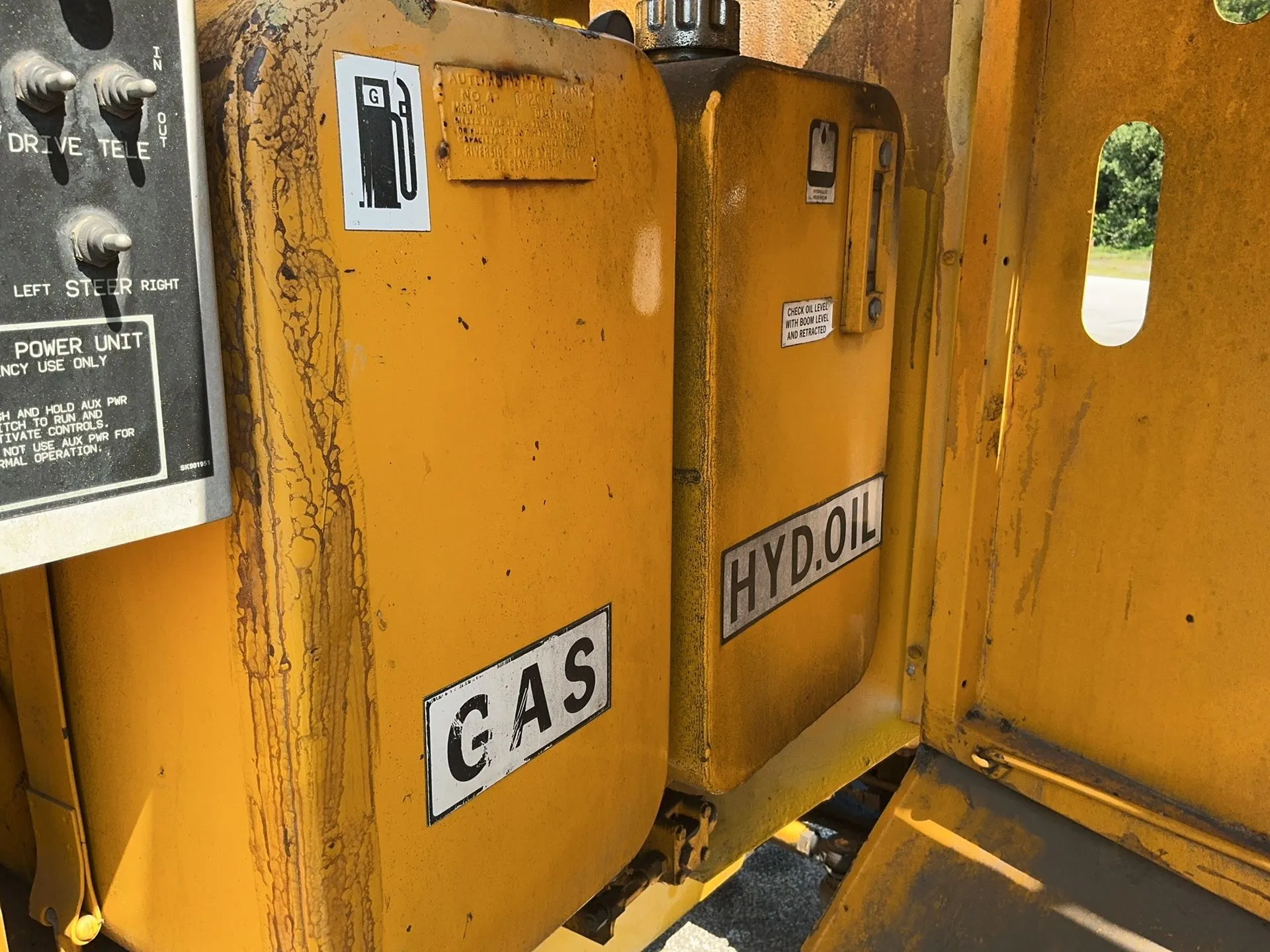 500 lb. Grove Manufacturing #AMZ-66, boom lift, 3500 PSI, gas, AS IS - Image 4