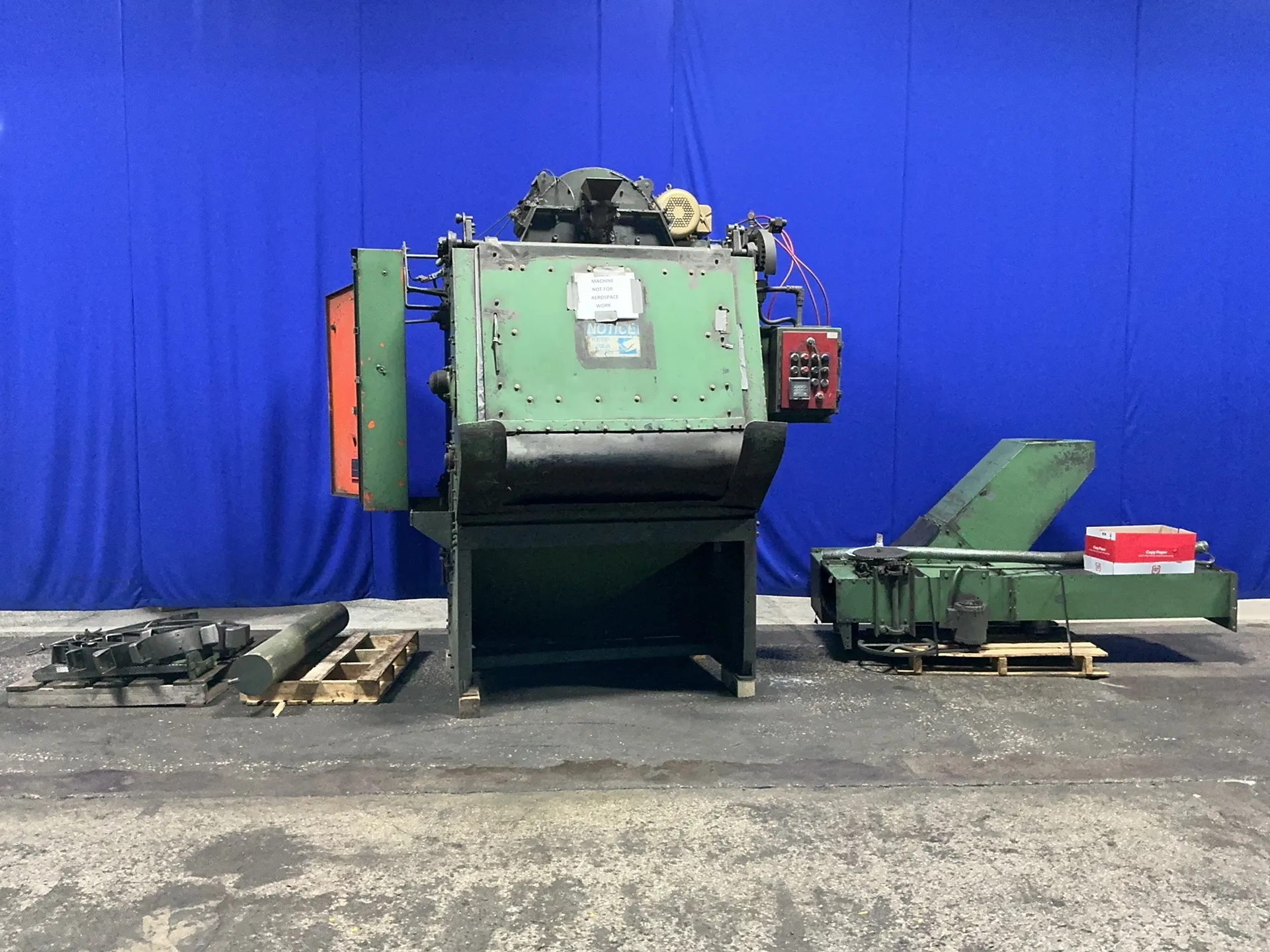27" x 36" Wheelabrator, Shot Blaster, 1000 lb. capacity, 1200 CFM dust collector, 30 A - Image 6