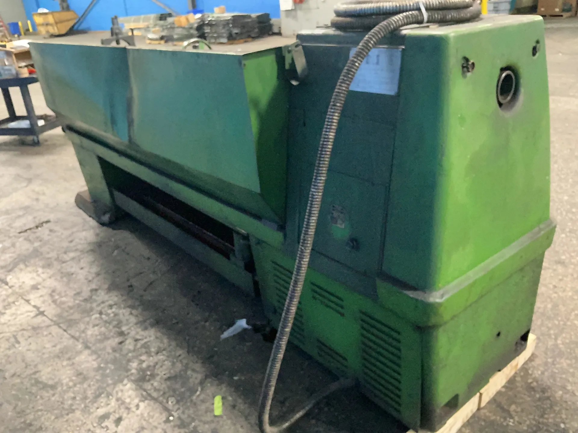 17" x 87" Clausing Colchester, engine lathe, 12" 3-jaw chuck, steady rest, tool post, tailstock, 3.25" bore - Image 3