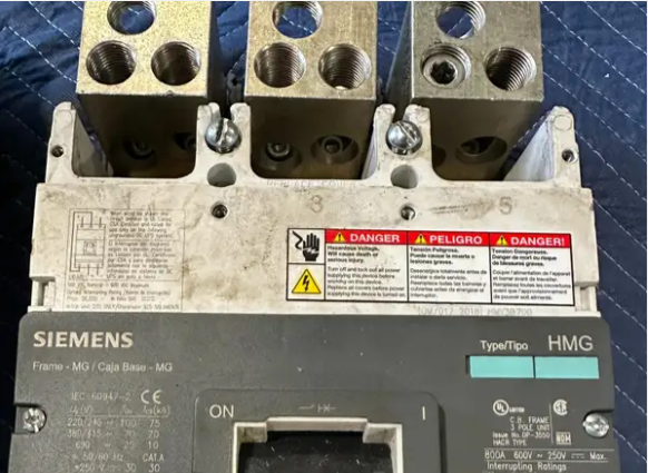Siemens / Square D, 800 Amps., Commercial Circuit Breakers (4 available) - Image 1