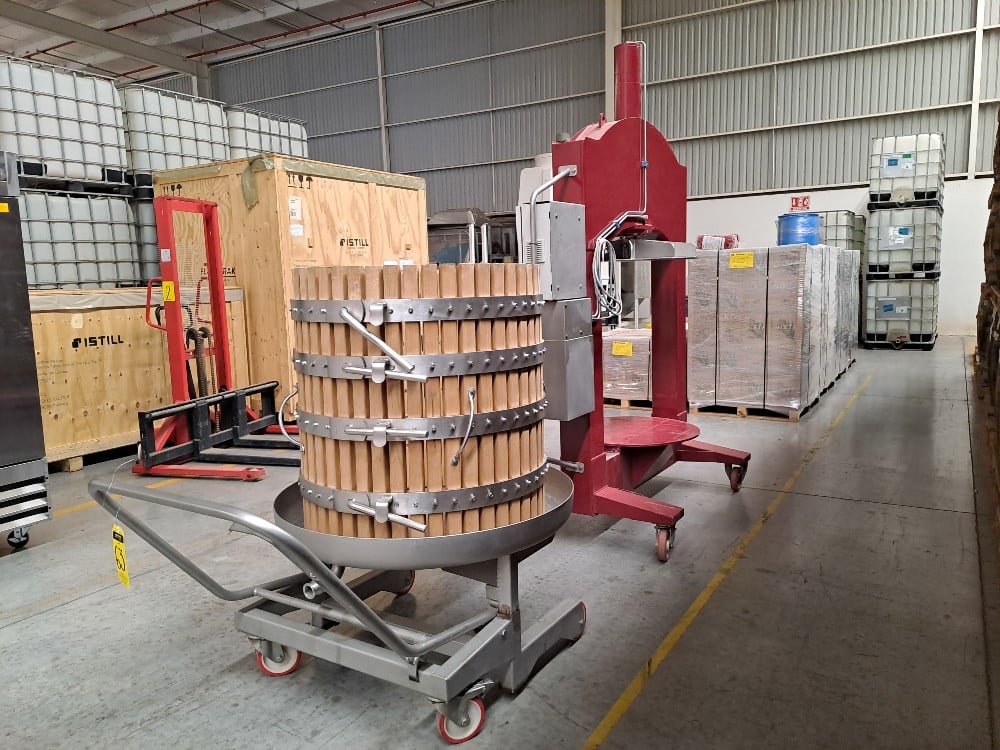 Enoveneta #PRESSA-OLEO-SE, Portable Vertical Hydraulic Press, 2022 - Image 5