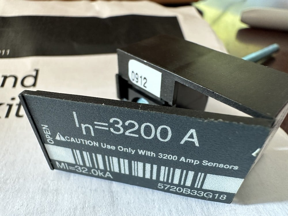 Cutler-Hammer 3200A, Breaker Current Sensor and Rating Plug Kit, New In Box w/ Instructions - Image 2