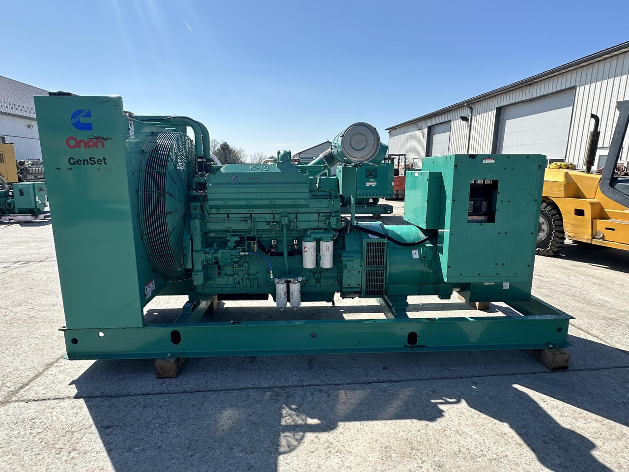 450 KW Cummins/Onan #450DFEC-1381, diesel generator set, 480 Volts, KTA19-G3 engine, open skid, 786 hours - Image 1