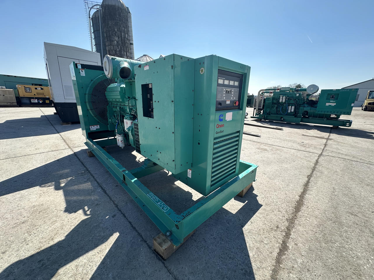 450 KW Cummins/Onan #450DFEC-1381, diesel generator set, 480 Volts, KTA19-G3 engine, open skid, 786 hours - Image 7