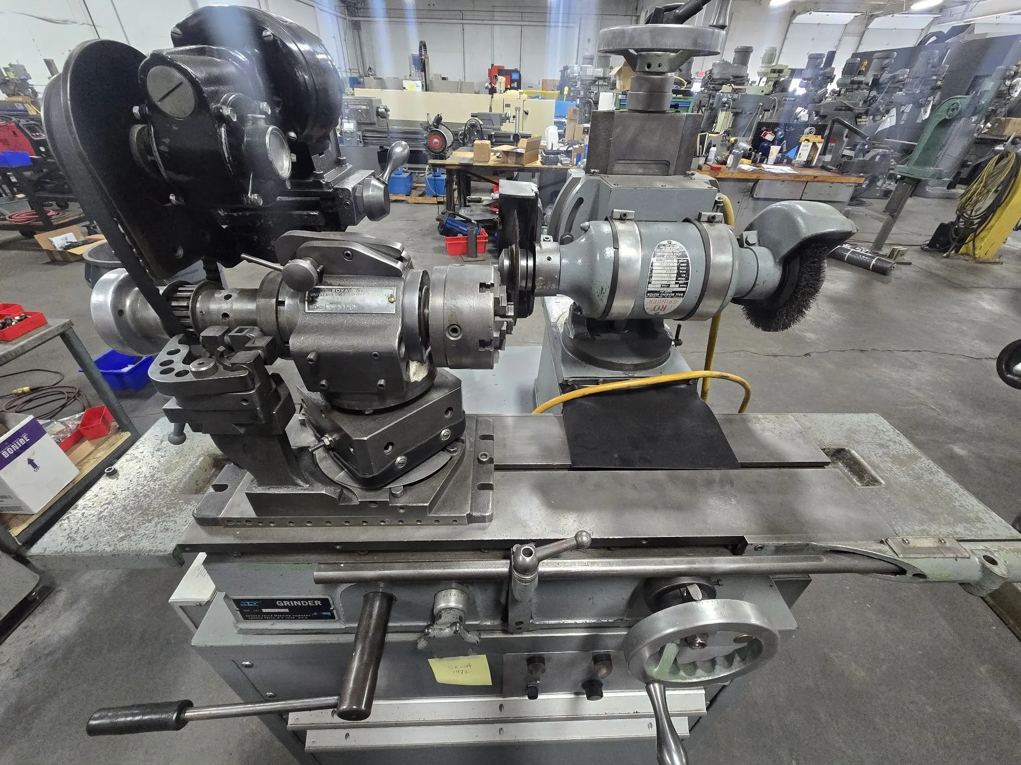 5-1/2" x 8" Royal Oak #RO, universal cylindrical grinder, double-end grinder motor, 6-jaw chuck, steel - Image 2