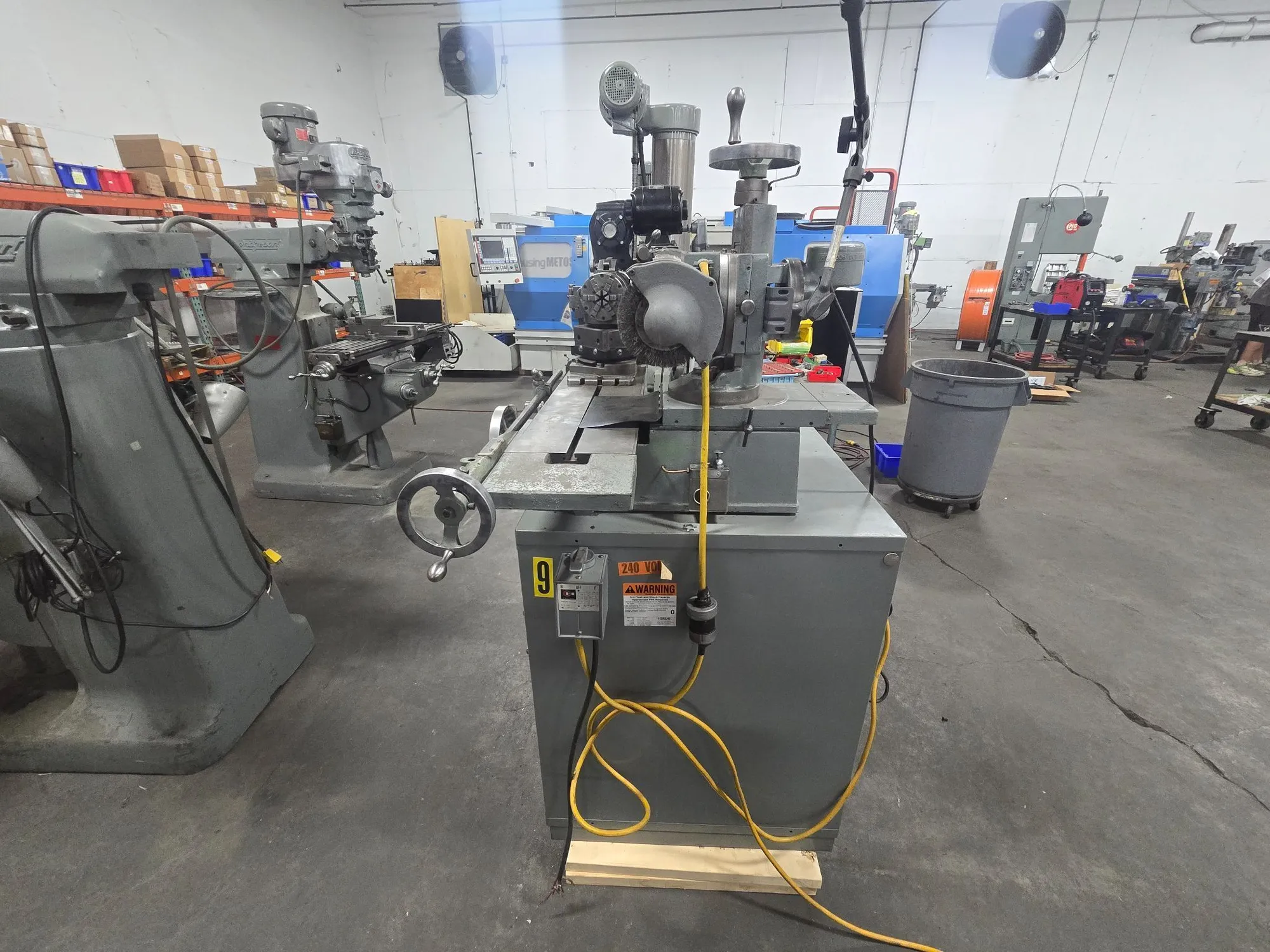 5-1/2" x 8" Royal Oak #RO, universal cylindrical grinder, double-end grinder motor, 6-jaw chuck, steel - Image 4