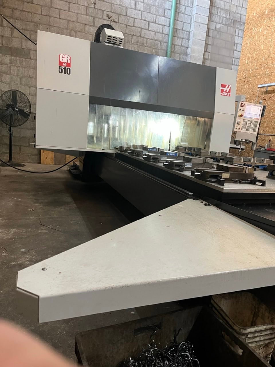 Haas #GR-510, Gantry Router, 122" x53" table, 121" X Travel, 61" Y Travel, 11" Z, 8000 RPM, 15 HP, CAT 40, 10 - Image 4
