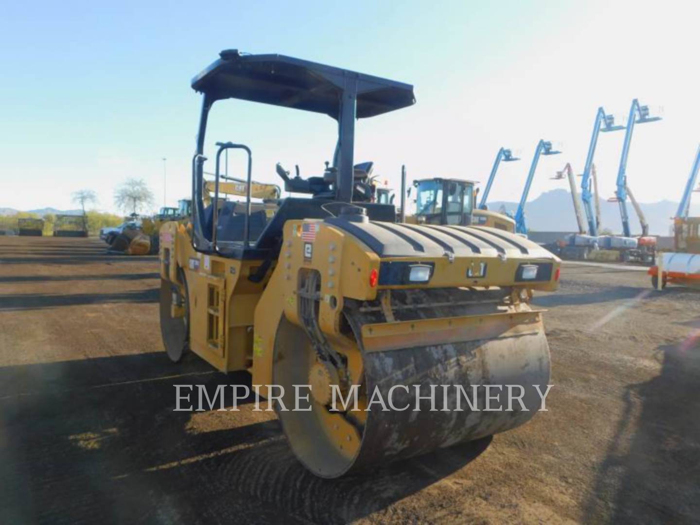 Caterpillar CB10, 2469 hours, S/N: P8P00180, 2017 - Image 3
