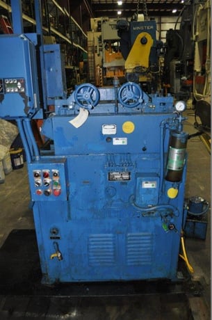 12" x .025" Littell #212-17PD, 17-roll straightener, entry & exit pinch rolls, Lincoln lube system, good - Image 3