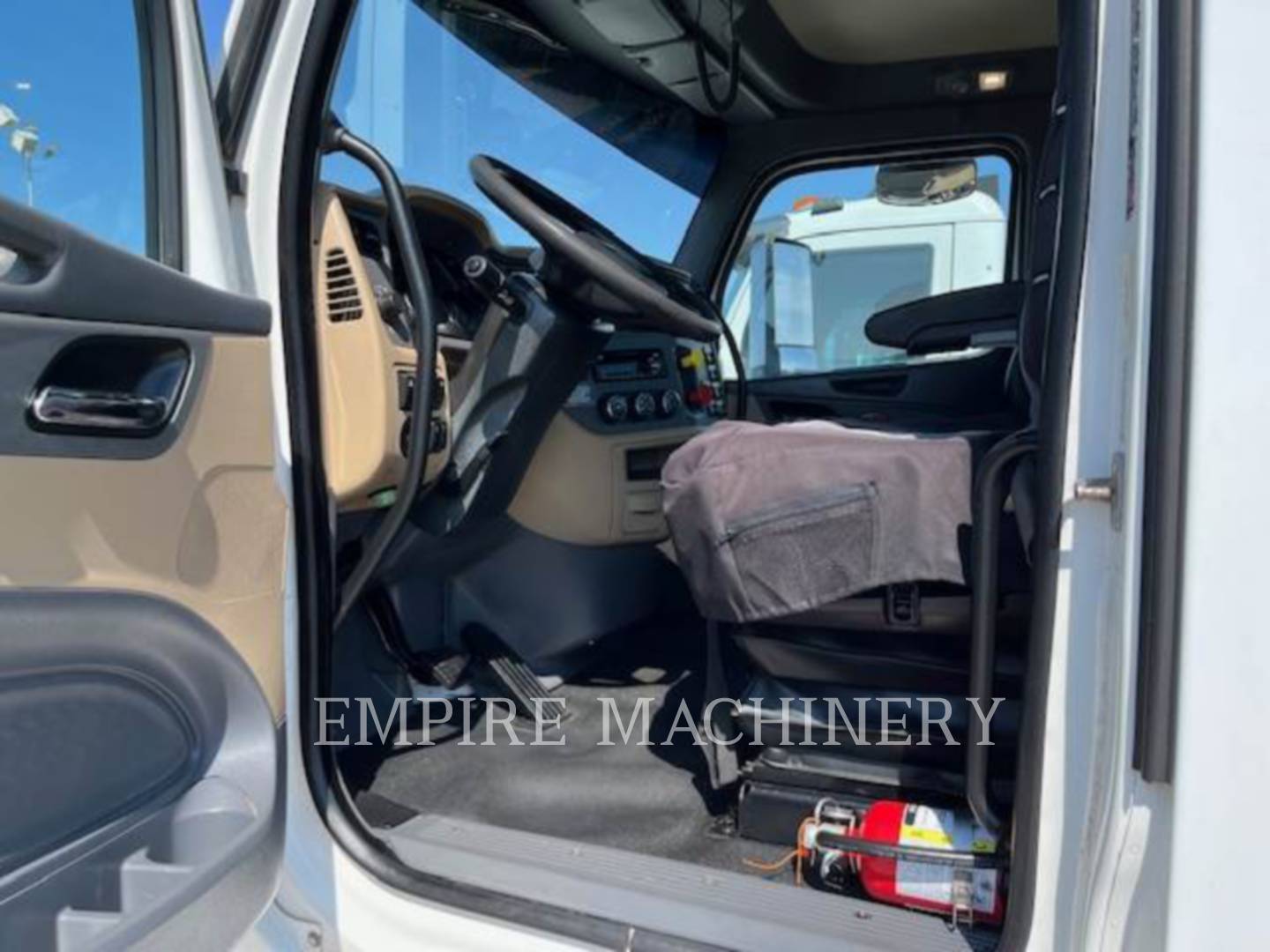 Peterbilt (Obsolete) J.h. Day CAB, On Highway Truck Engine, 519359 hours, S/N: 1XPCD49X6HD448058, 2017 - Image 7