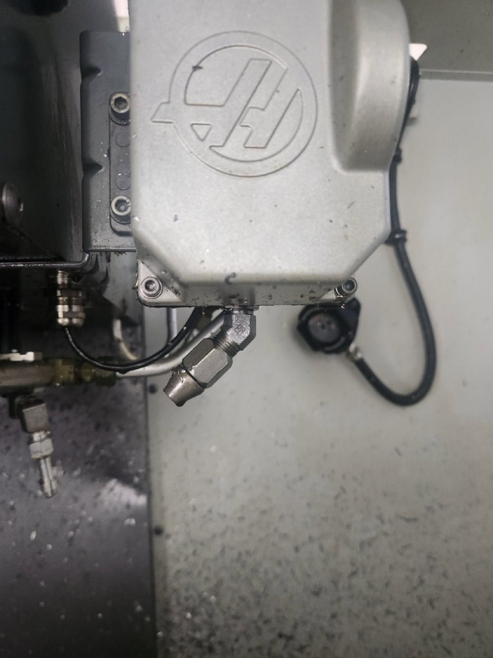 Haas #DM-2, CNC vertical machining center, 28" X, 16" Y, 15.5" Z, 34" x 15" table, 10,000 RPM, CAT 40, 15 HP - Image 6