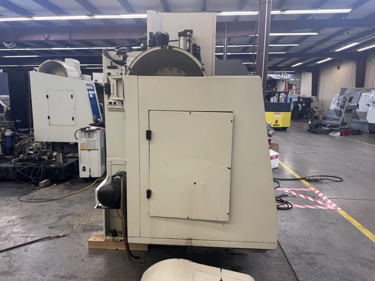 Hurco #VM-1, CNC vertical machining center, 26" X, 14" Y, 18" Z, 30" x 14" table, 8000 RPM, CAT 40, 15 HP, 16 - Image 2