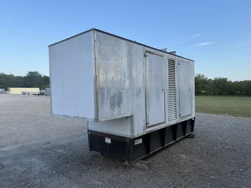 400 KW Caterpillar #3406, diesel generator set, 480 Volts, 3-phase, 587 HP @ 1800 RPM, 500 gal. fuel tank - Image 4