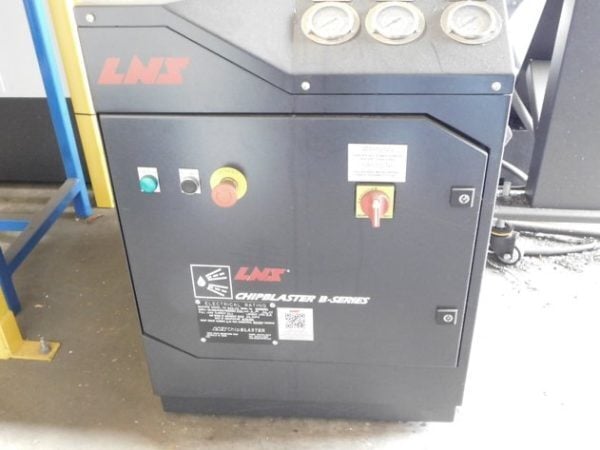 Daewoo Doosan #BVM5700, CNC vertical machining center, 41.3" X, 22.4" Y, 18.1" Z, 15000 RPM, #40, 50 HP - Image 4