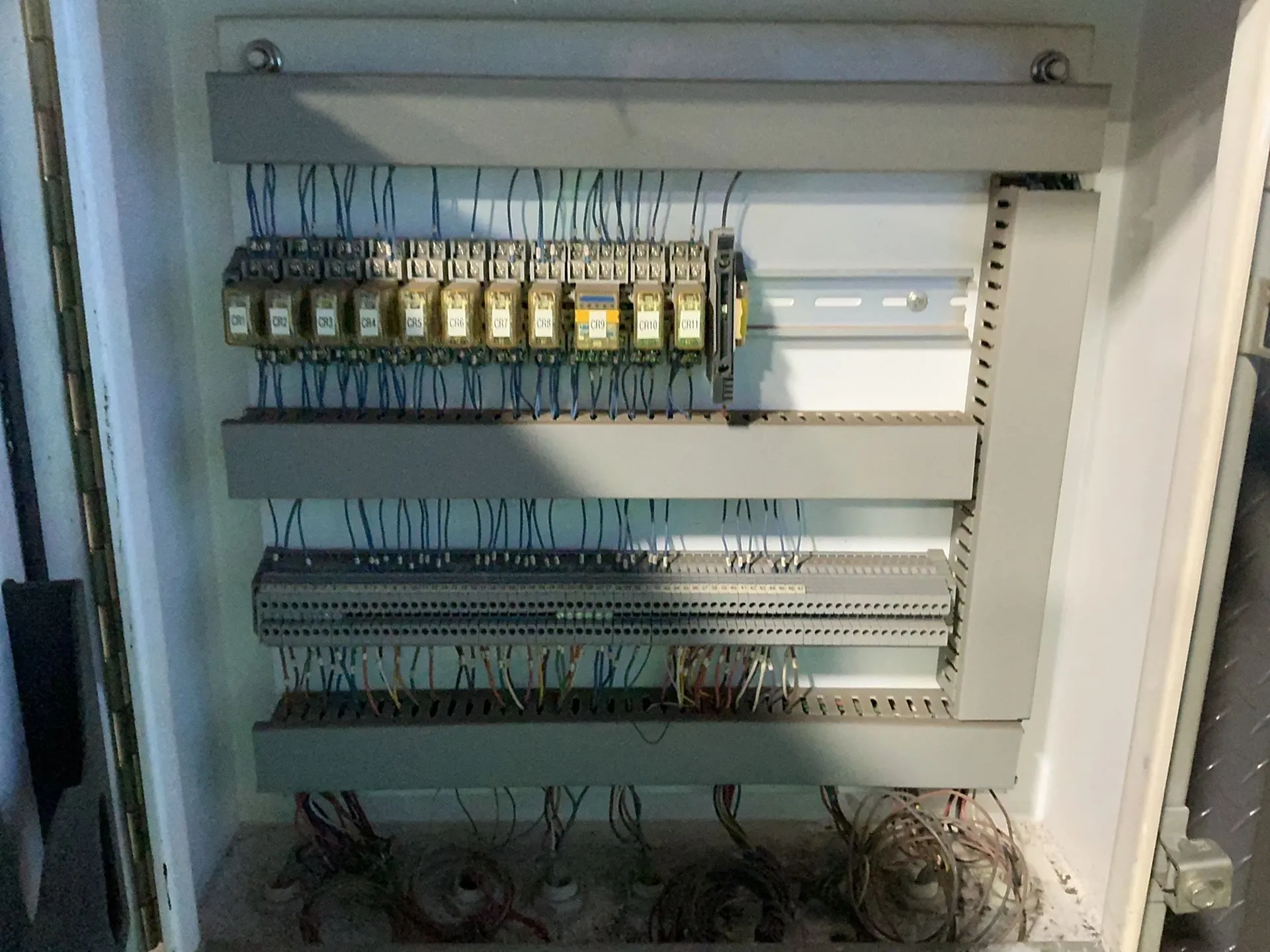 Fanuc, Arc Mate 100iB, Industrial Robot, R-J3iB Controller, Lincoln Electric Power Wave welder, teach pendant - Image 4