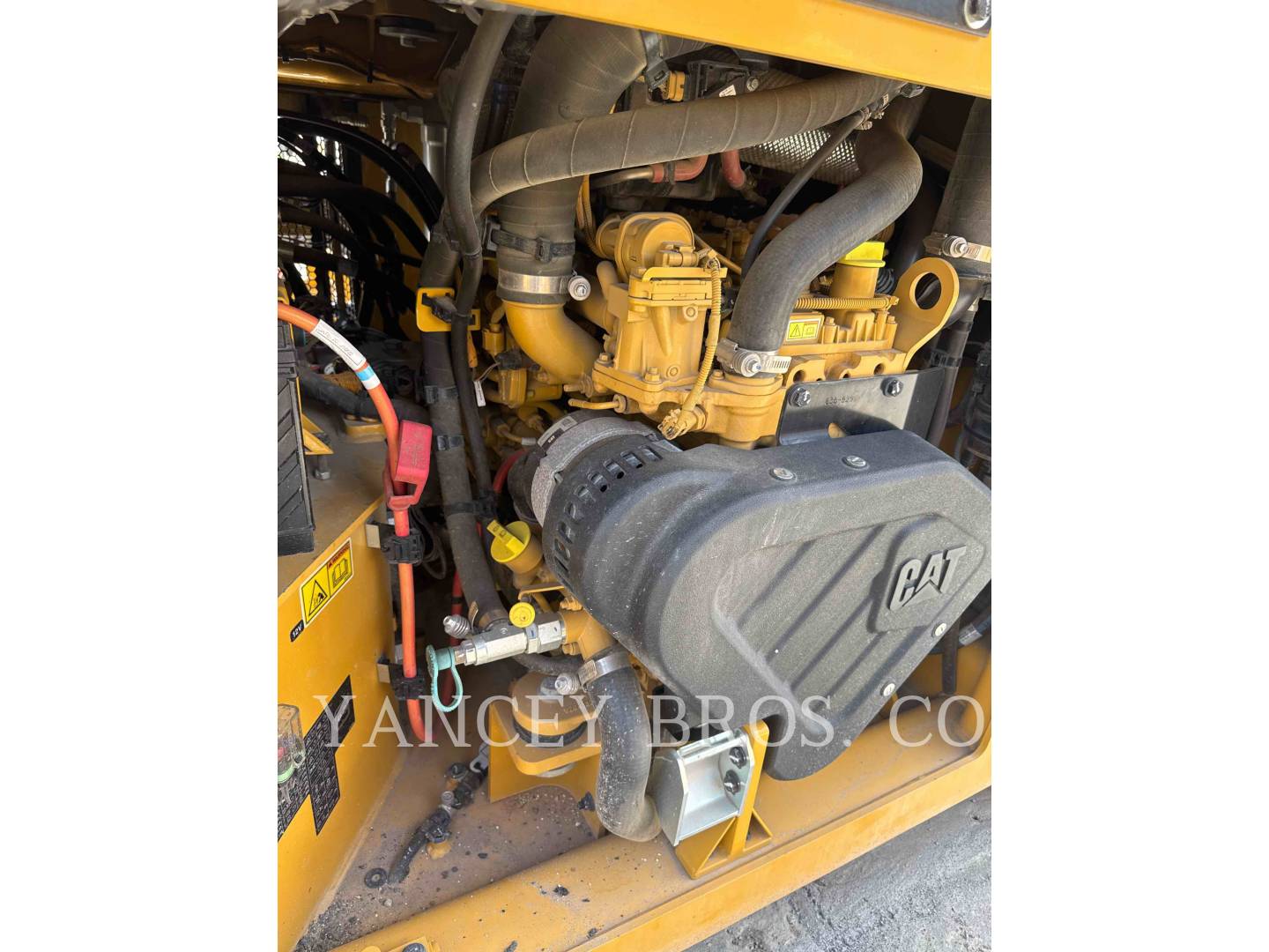 Caterpillar CB702, Compactor, 67 hours, S/N: M5R00395, 2024 - Image 7
