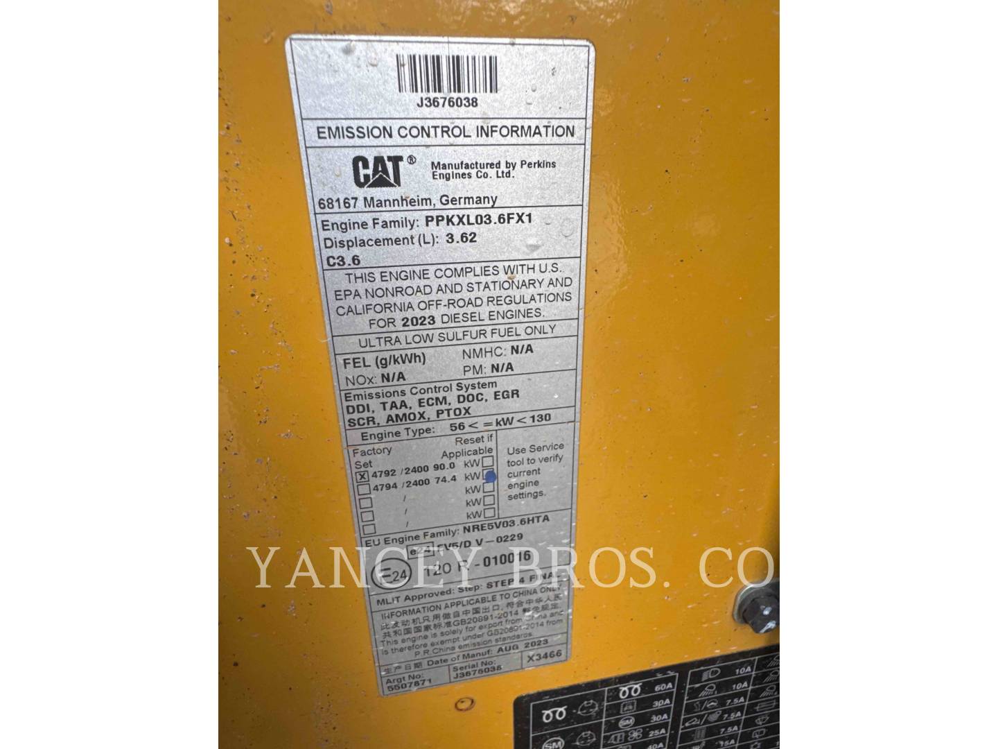 Caterpillar CB702, Compactor, 67 hours, S/N: M5R00395, 2024 - Image 8