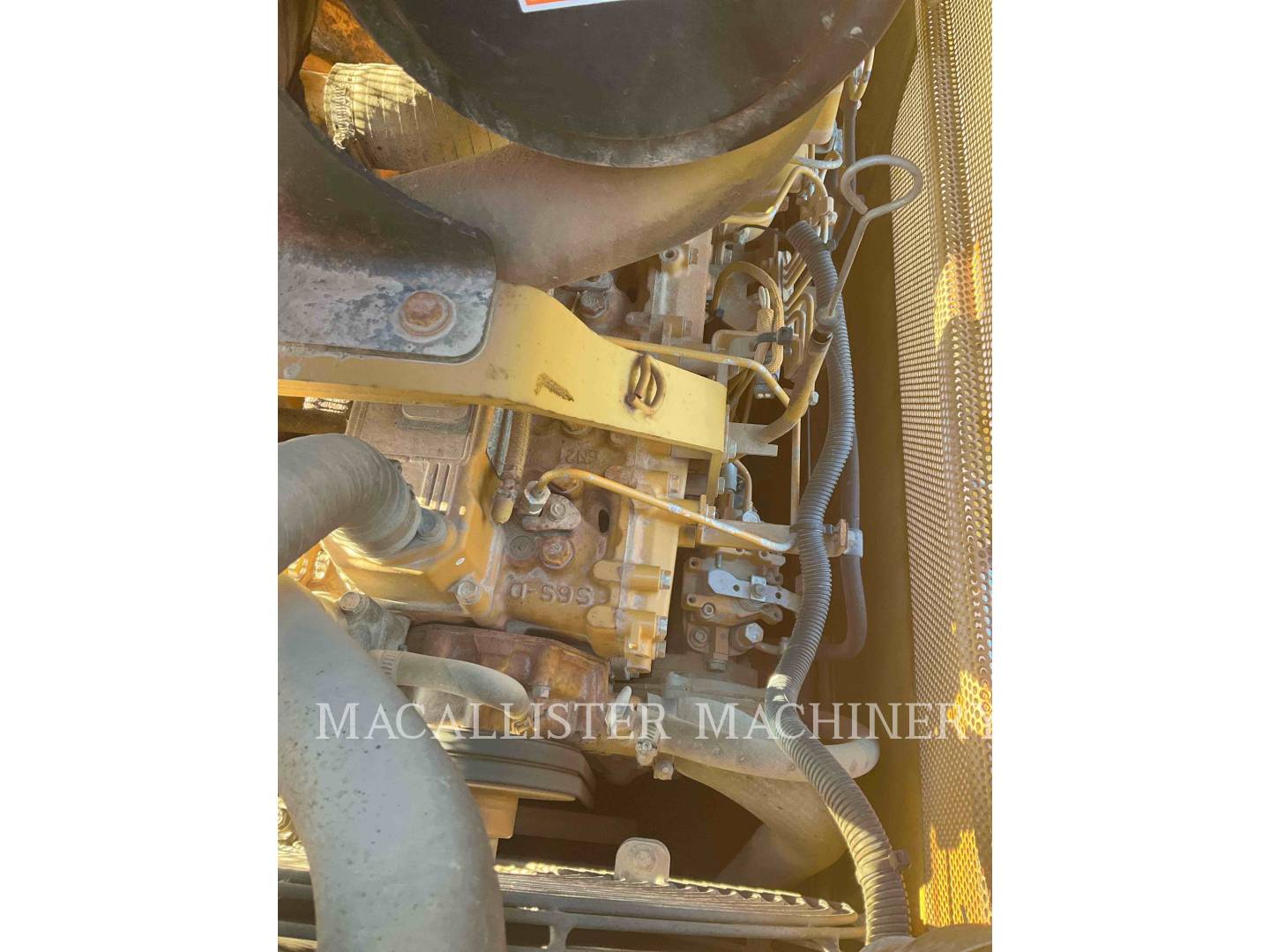 Caterpillar D3GXL, 4459 hours, S/N: JMH02691, 2007 - Image 7