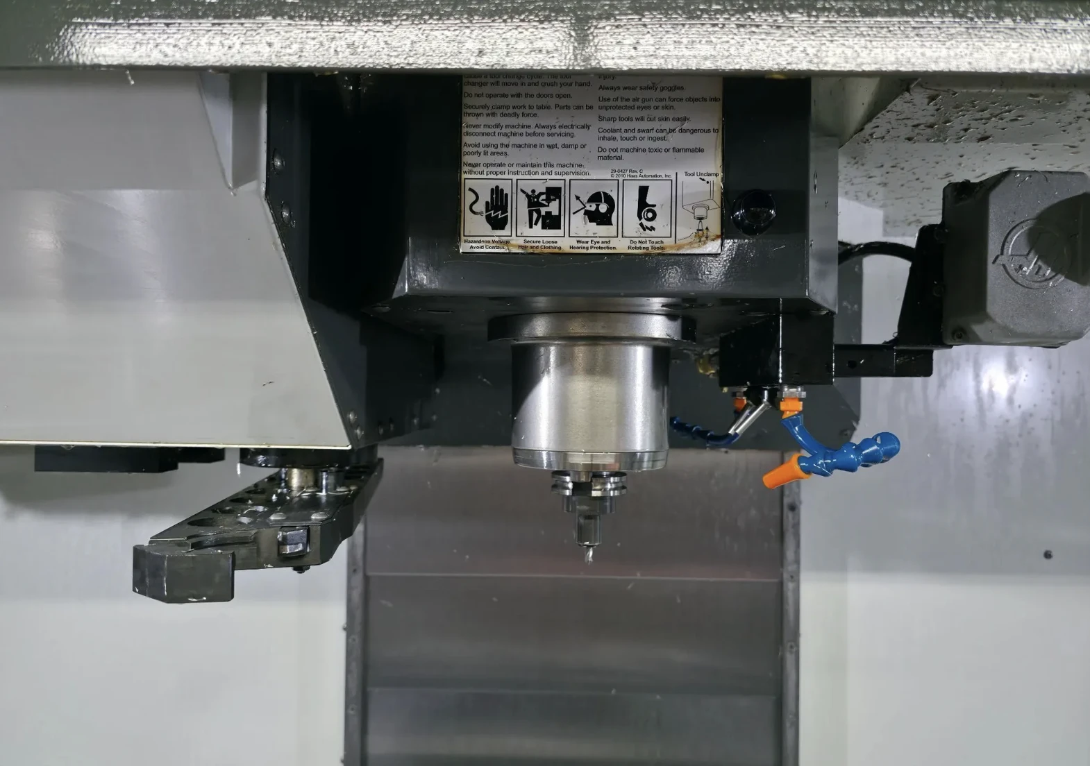 Haas #VF-3, CNC Vertical Machining Center, 40" X, 20" Y, 25" Z, 18" x 48" table, 30 HP, 8100 RPM, CAT 40, 24 - Image 3