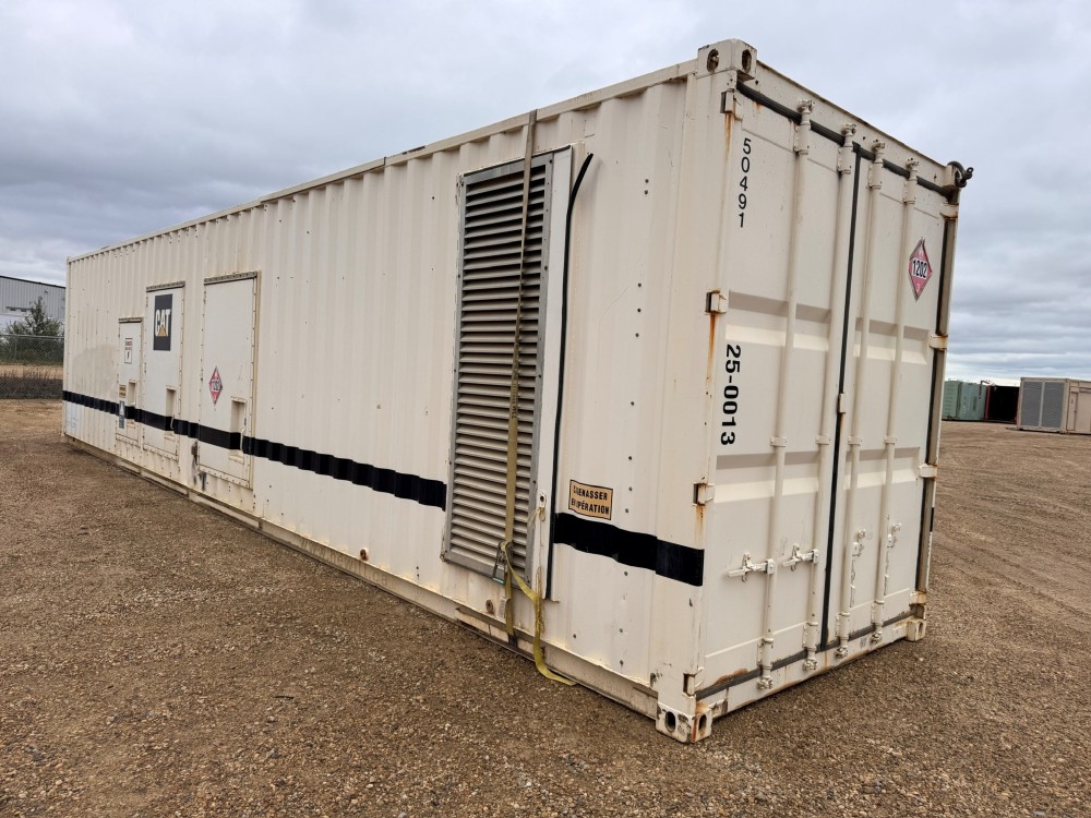 1000 KW Caterpillar #3512, standby diesel generator set, 347-600 Volts, 1999 - Image 1