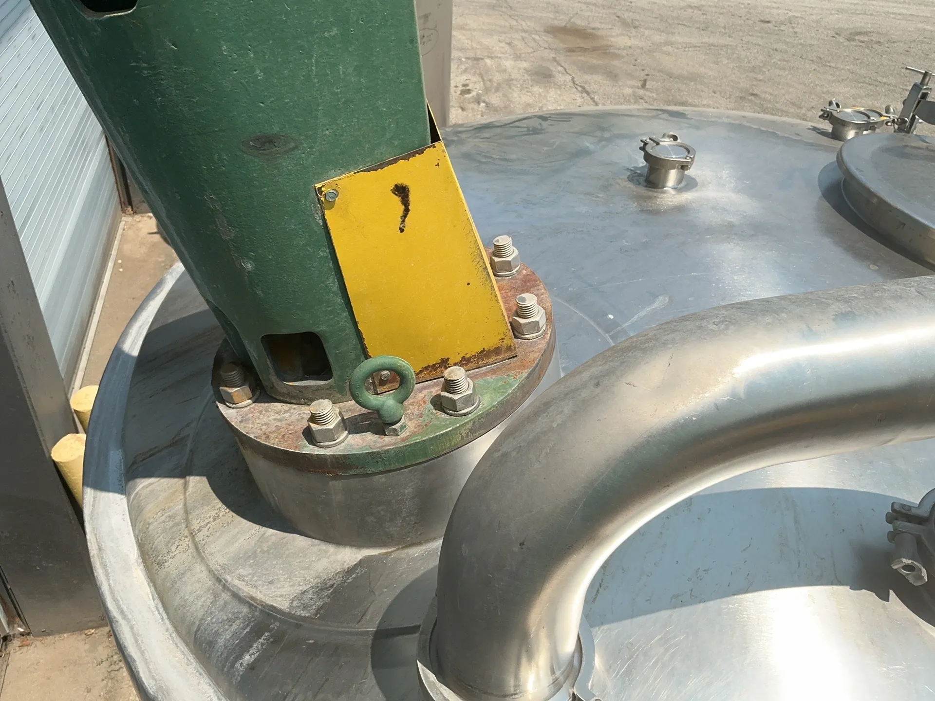 1159 gallon Viatec, Stainless Steel mixing tank, 1.74 HP, 1760 RPM, 208-230/460 V., 1996 - Image 1