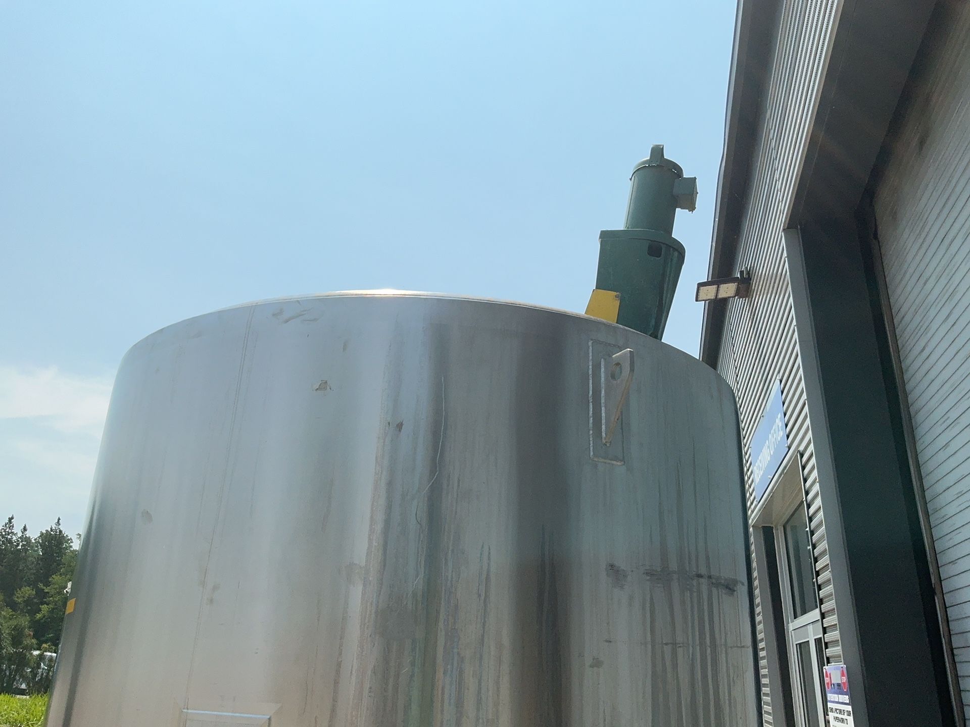 1159 gallon Viatec, Stainless Steel mixing tank, 1.74 HP, 1760 RPM, 208-230/460 V., 1996 - Image 5