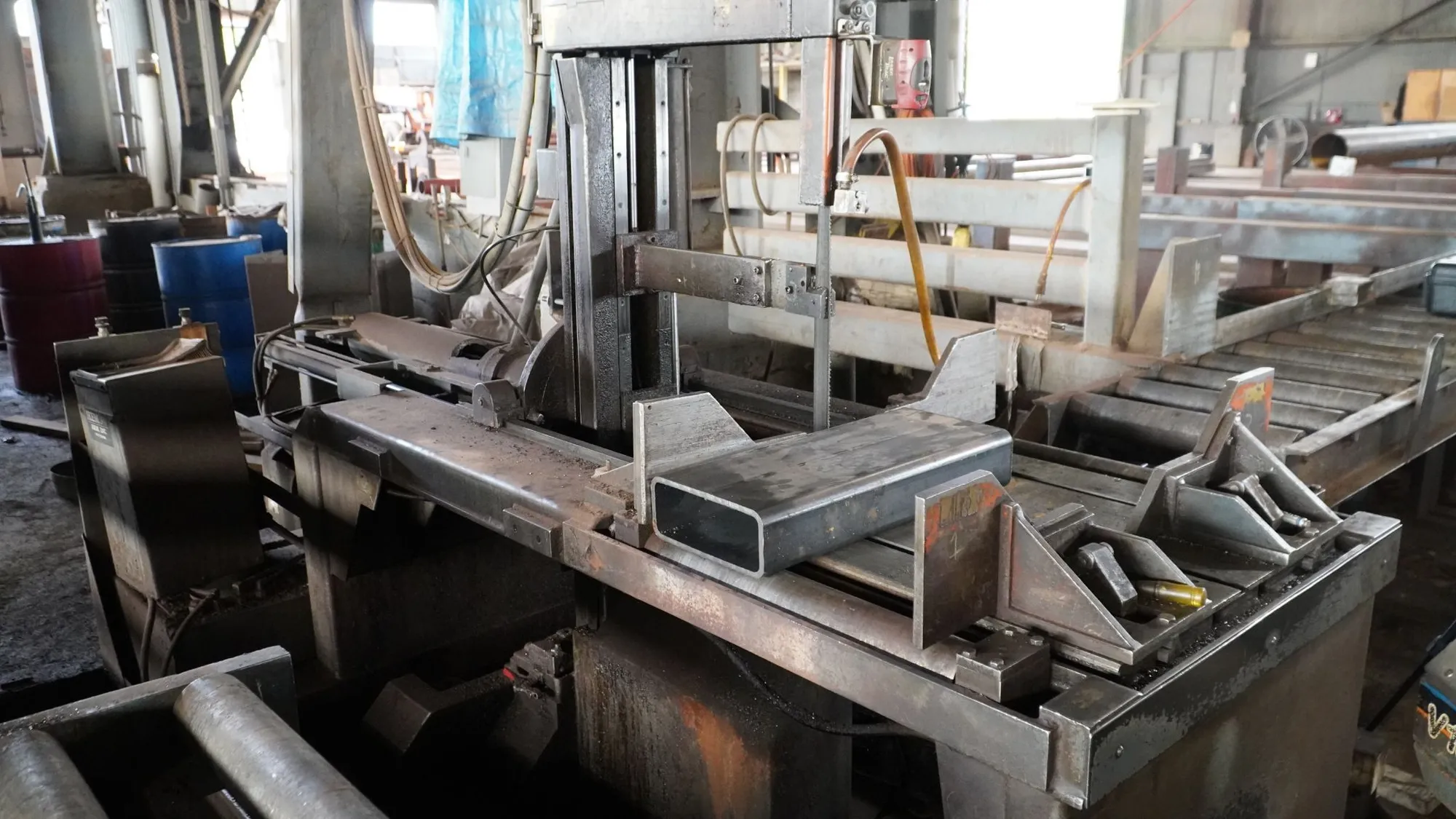 20" x 24" HEM #V130HM, semi-automatic vertical tilt frame band saw, 19' x 1.5" blade, 10 HP, 1999 - Image 6