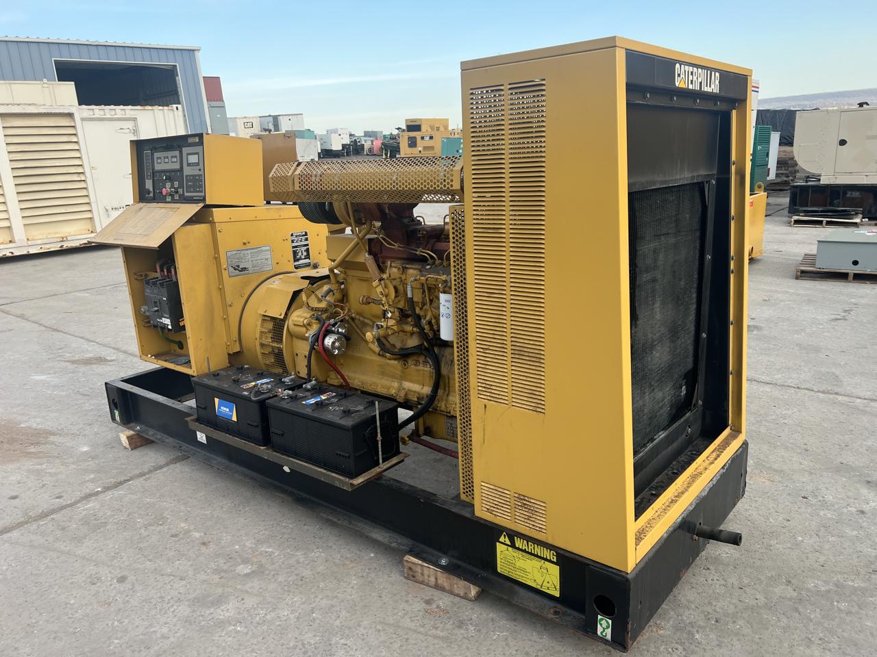 250 KW Caterpillar #SR4, diesel generator set, 3306 DITA engine, 480 Volts, 1/3 phase, open skid, 829 hours - Image 4