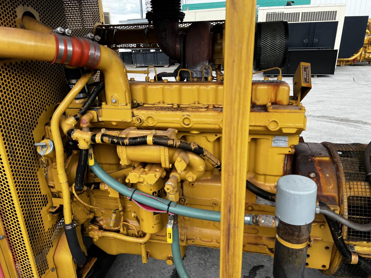 225 KW Caterpillar #SR4, diesel generator set, 3306 DI engine, 120/208 Volts, 1/3 phase, enclosed w/ muffler - Image 5