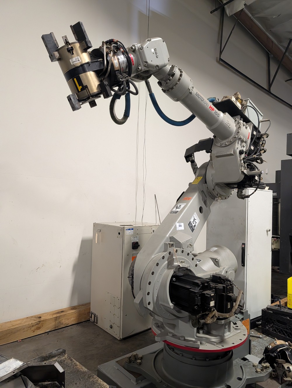 MOTOMAN 6 AXIS INDUSTRIAL ROBOT WITH NX100 CONTROL AND AUTOMATION CABINET - Image 1