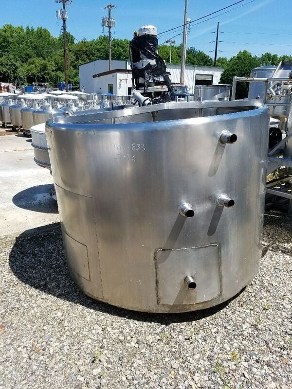 600 gallon Alloy Products #7754, Stainless Steel tank, 5' 6" dia. x 4' T/T, has open top and slant bottom - Image 1