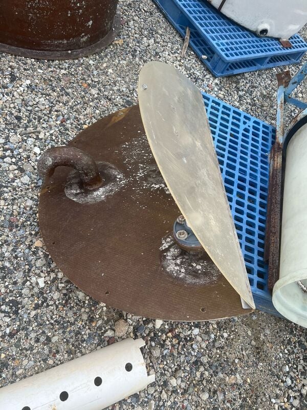 200 gallon FRP Fiberglass with 2' cone bottom - Image 3