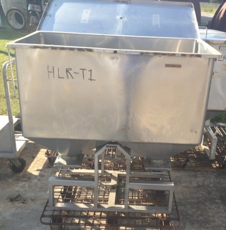 20 cu.ft., Hopper tanks/tote tanks, 150 gallon 23.5" x 4' w x 2' - Image 1
