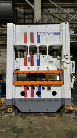 400 Ton, Pacific #400D-48, Stainless Steel hydraulic, 18" stroke, 33" daylight, 96" x48" bed, cushions, 50 - Image 3