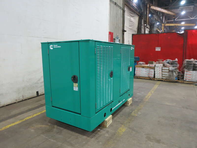 60 KW Cummins #GGHG, Natural gas generator set, 120/208 Volts, 97.5 HP @ 1800 RPM, Ford WSG1068 engine, EPA - Image 2
