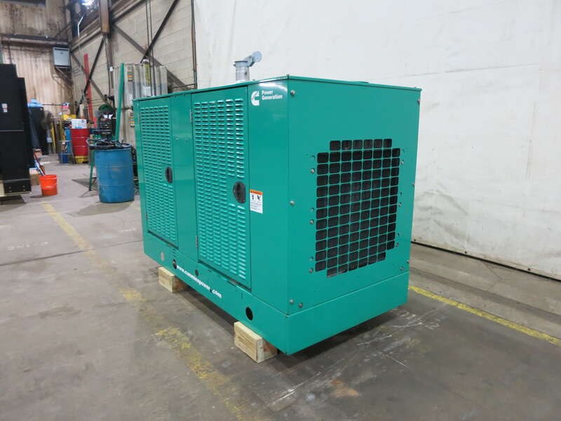 60 KW Cummins #GGHG, Natural gas generator set, 120/208 Volts, 97.5 HP @ 1800 RPM, Ford WSG1068 engine, EPA - Image 3