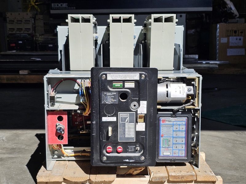 1600 Amps, Federal Pioneer, 50H3, 3-Pole Air Circuit Breaker, 400 amp trip, 800 amp sensor, 50 kA, draw-out - Image 1