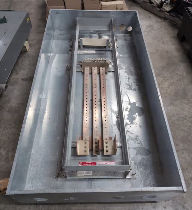 1200 Amp. GE, CCB, Panelboard, 480Y/277 Volts, MLO 42 Cir NEMA 2 - Image 6