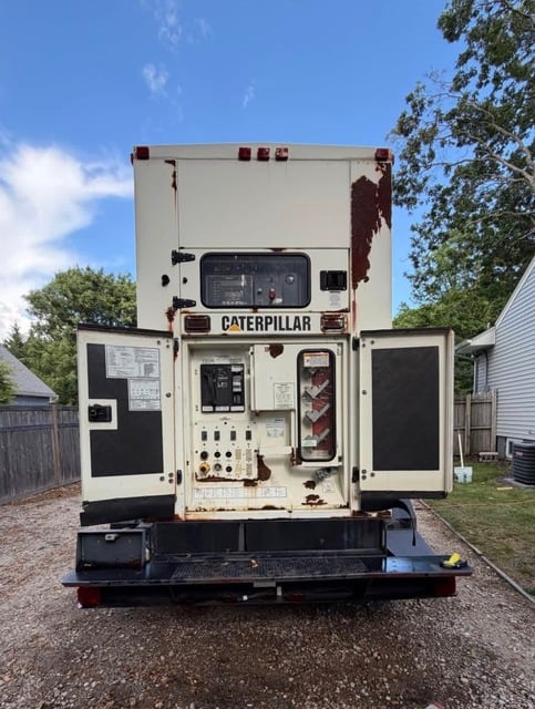 400 KW Caterpillar #XQ400, Mobile Diesel Generator, dual voltage, 1800 RPM, EMCP 4.2B digital control panel - Image 3