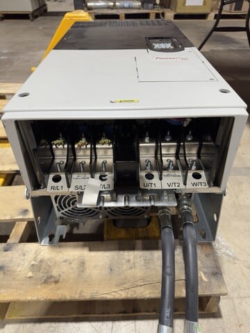 Allen-Bradley #2 0gwanc415an6vnhn8-, Variable Frequency Drive, 3 Phase, Liquid Cooled - Image 3