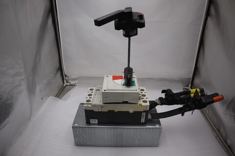 Allen-Bradley #140U-L6D3-D30, Molded Case Circuit Breaker - Image 2